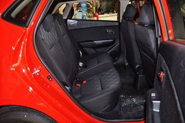 2012款东风悦达起亚K2两厢1.4GLS手动版