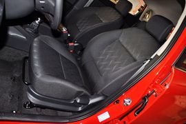 2012款东风悦达起亚K2两厢1.4GLS手动版