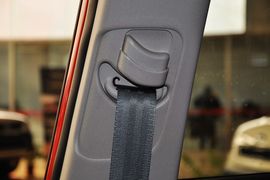 2012款东风悦达起亚K2两厢1.4GLS手动版