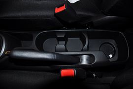 2012款东风悦达起亚K2两厢1.4GLS手动版