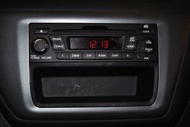 2012款东风悦达起亚K2两厢1.4GLS手动版