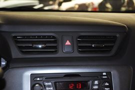 2012款东风悦达起亚K2两厢1.4GLS手动版