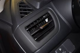 2012款东风悦达起亚K2两厢1.4GLS手动版