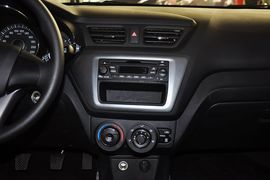 2012款东风悦达起亚K2两厢1.4GLS手动版