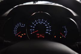 2012款东风悦达起亚K2两厢1.4GLS手动版