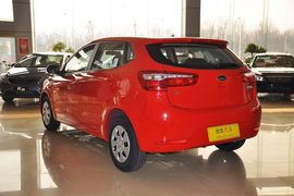 2012款东风悦达起亚K2两厢1.4GLS手动版