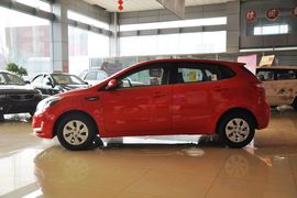 2012款东风悦达起亚K2两厢1.4GLS手动版