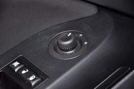 2012款Jeep吉普指南者2.0L运动型