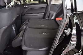 2012款Jeep吉普指南者2.0L运动型