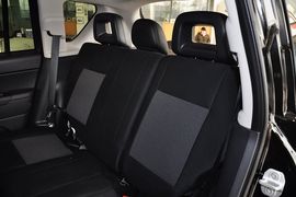 2012款Jeep吉普指南者2.0L运动型
