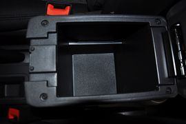2012款Jeep吉普指南者2.0L运动型