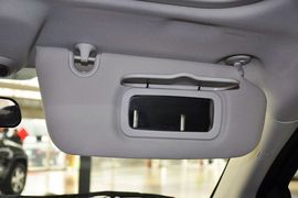 2012款Jeep吉普指南者2.0L运动型