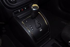 2012款Jeep吉普指南者2.0L运动型
