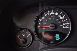 2012款Jeep吉普指南者2.0L运动型