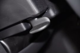 2012款Jeep吉普指南者2.0L运动型
