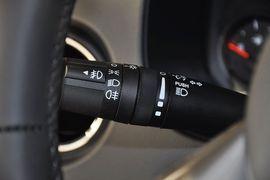 2012款Jeep吉普指南者2.0L运动型