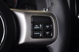 2012款Jeep吉普指南者2.0L运动型