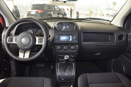 2012款Jeep吉普指南者2.0L运动型