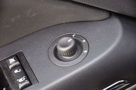 2012款Jeep吉普指南者2.4L豪华型