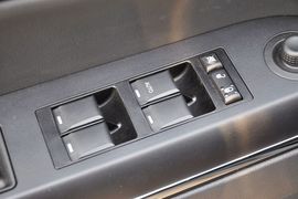 2012款Jeep吉普指南者2.4L豪华型