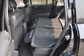 2012款Jeep吉普指南者2.4L豪华型
