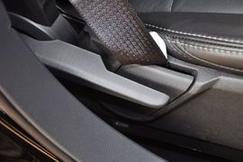 2012款Jeep吉普指南者2.4L豪华型
