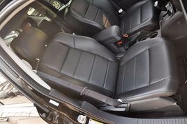 2012款Jeep吉普指南者2.4L豪华型