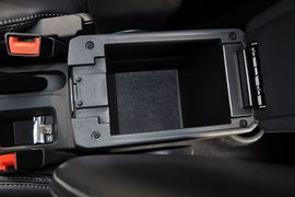 2012款Jeep吉普指南者2.4L豪华型