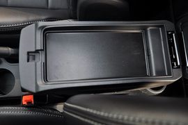 2012款Jeep吉普指南者2.4L豪华型