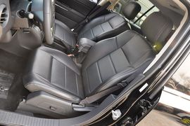 2012款Jeep吉普指南者2.4L豪华型