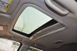 2012款Jeep吉普指南者2.4L豪华型