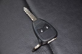 2012款Jeep吉普指南者2.4L豪华型