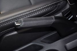 2012款Jeep吉普指南者2.4L豪华型