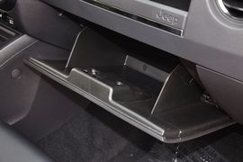 2012款Jeep吉普指南者2.4L豪华型