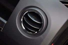 2012款Jeep吉普指南者2.4L豪华型