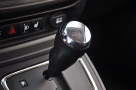 2012款Jeep吉普指南者2.4L豪华型