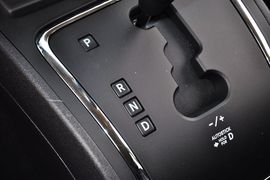 2012款Jeep吉普指南者2.4L豪华型