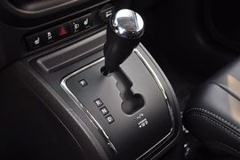 2012款Jeep吉普指南者2.4L豪华型