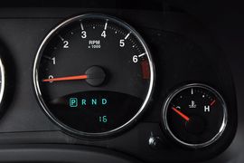 2012款Jeep吉普指南者2.4L豪华型
