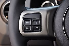 2012款Jeep吉普指南者2.4L豪华型
