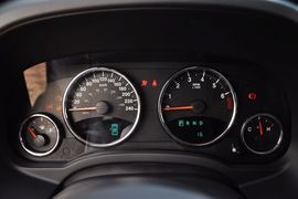 2012款Jeep吉普指南者2.4L豪华型