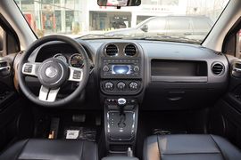 2012款Jeep吉普指南者2.4L豪华型