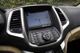 2012款长安逸动1.6L手动试驾实拍