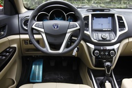 2012款长安逸动1.6L手动试驾实拍
