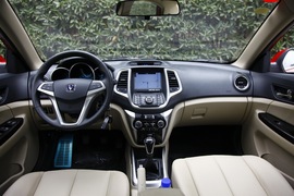 2012款长安逸动1.6L手动试驾实拍