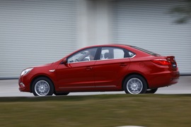 2012款长安逸动1.6L手动试驾实拍