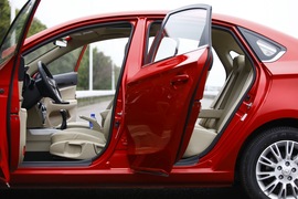 2012款长安逸动1.6L手动试驾实拍