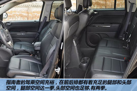 2012款Jeep吉普指南者2.4L豪华型到店实拍