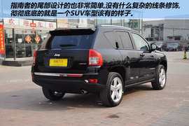 2012款Jeep吉普指南者2.4L豪华型到店实拍