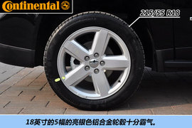 2012款Jeep吉普指南者2.4L豪华型到店实拍